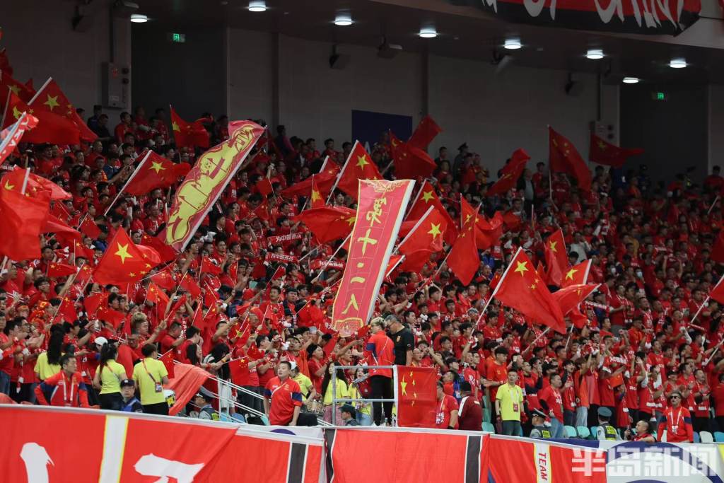 足球大赛冠军争夺战一触即发的简单介绍