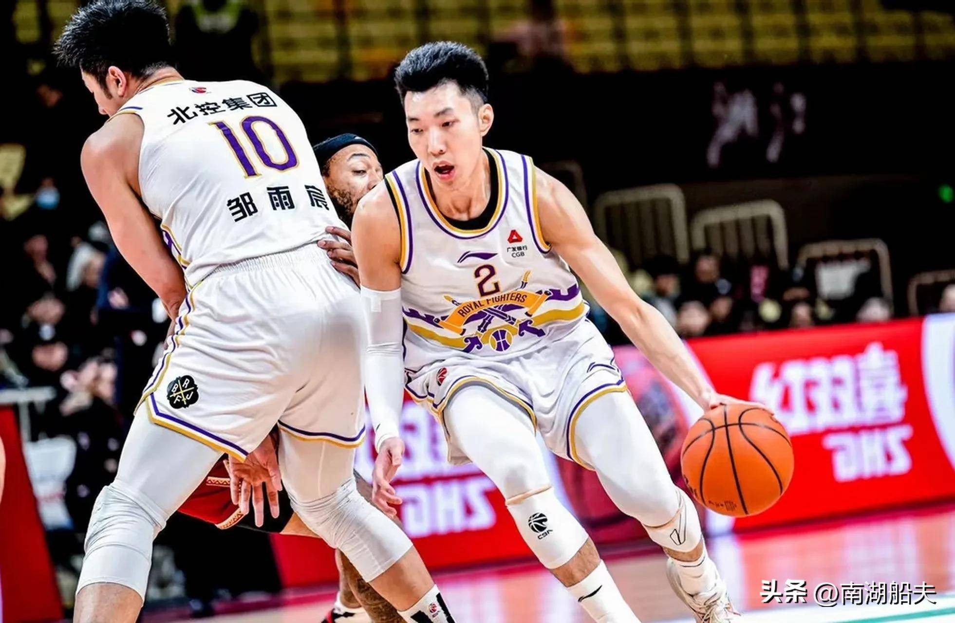 广东男篮再胜对手，继续领跑联赛