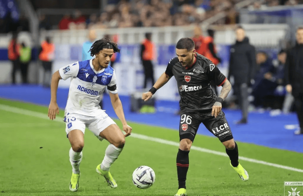 欧塞尔全取三分,法甲保级压力骤减 欧塞尔全取三分,法甲保级压力骤减