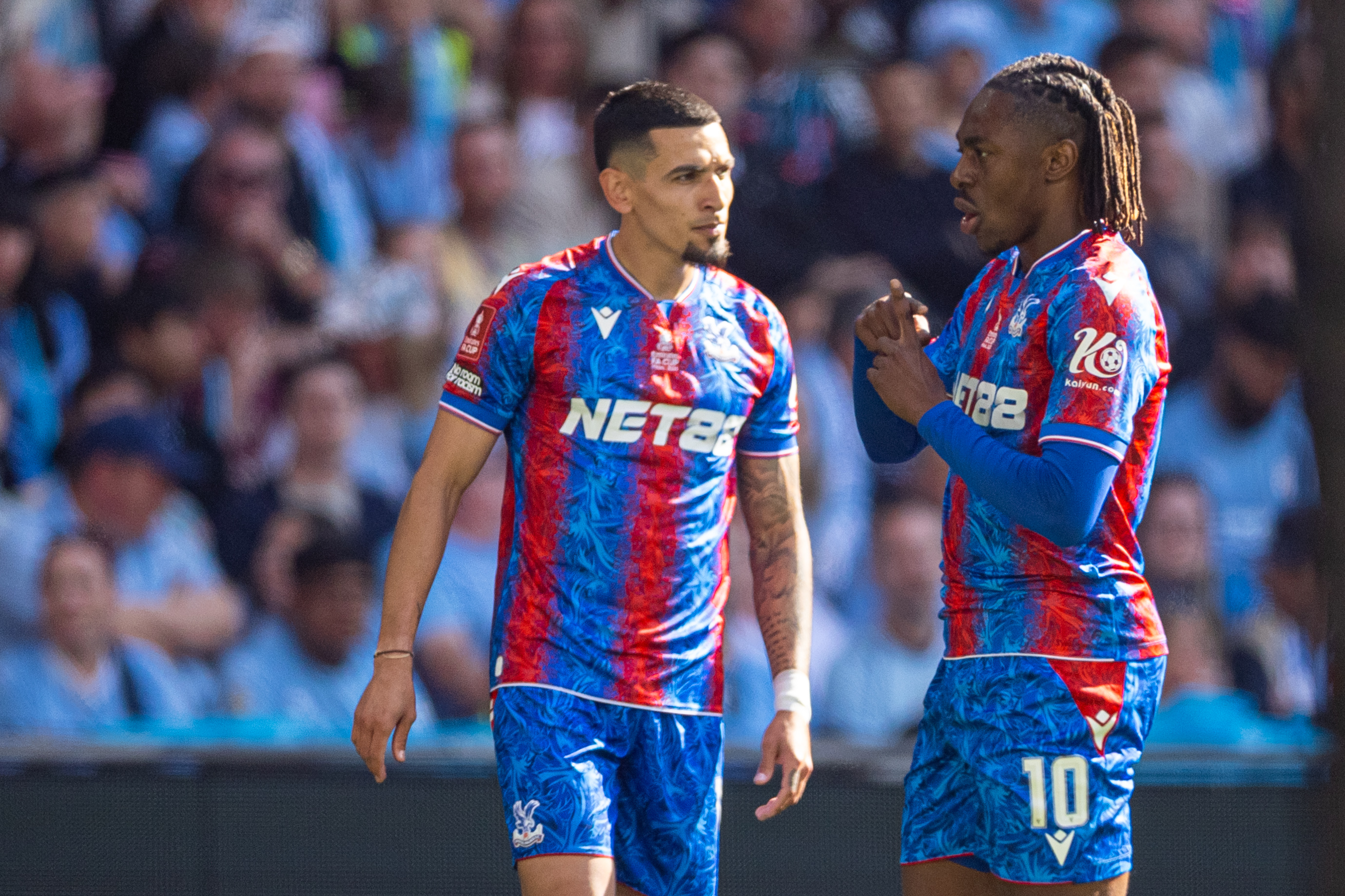 包含欧洲杯英国足球队在半决赛中胜利晋级,将与法国队争夺冠军!的词条 包含欧洲杯英国足球队在半决赛中胜利晋级,将与法国队争夺冠军!的词条