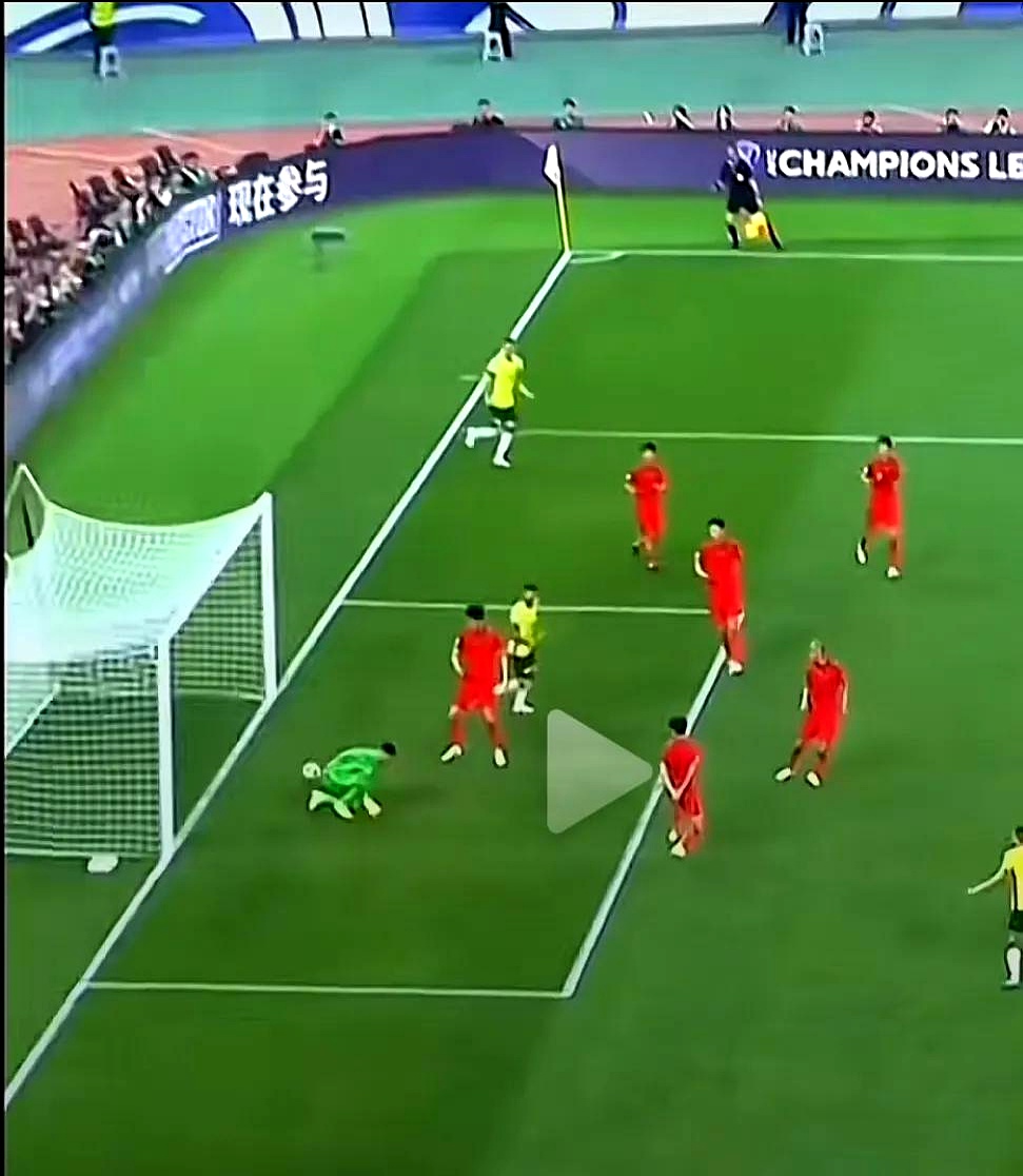 脚下功夫!球员突破重重防线,为球队进球加分的简单介绍 脚下功夫!球员突破重重防线,为球队进球加分的简单介绍