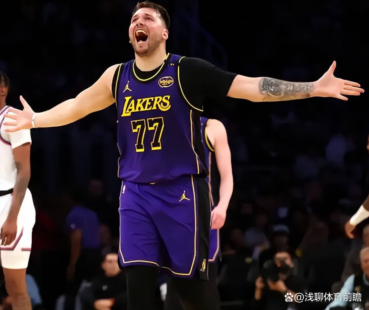 湖人队再次完胜对手,夺得连胜 湖人队再次完胜对手,夺得连胜