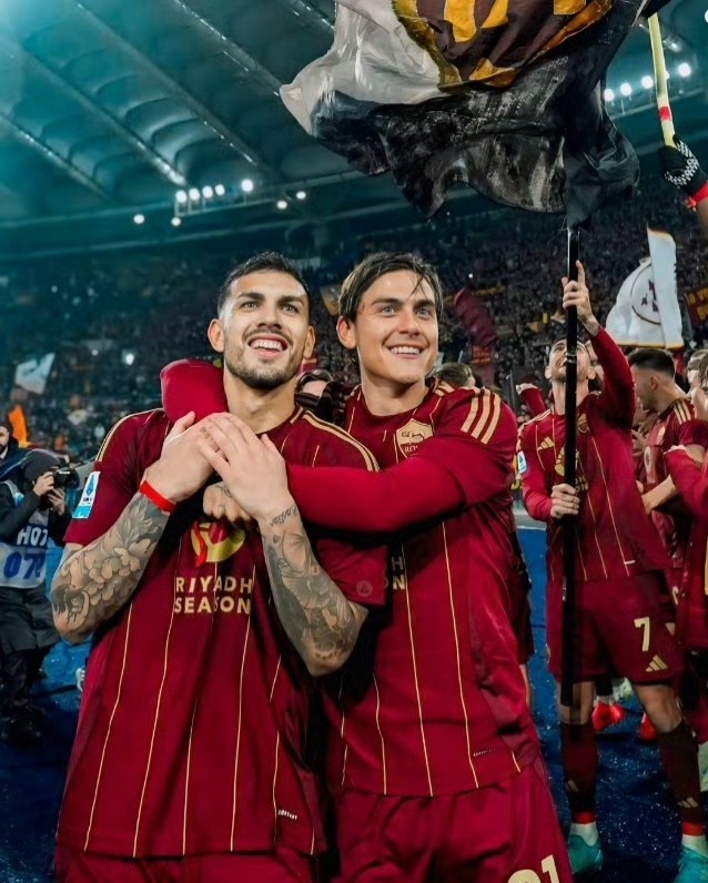 关于卡里亚里队员备战瓦伦西亚友谊赛，全力以赴的信息