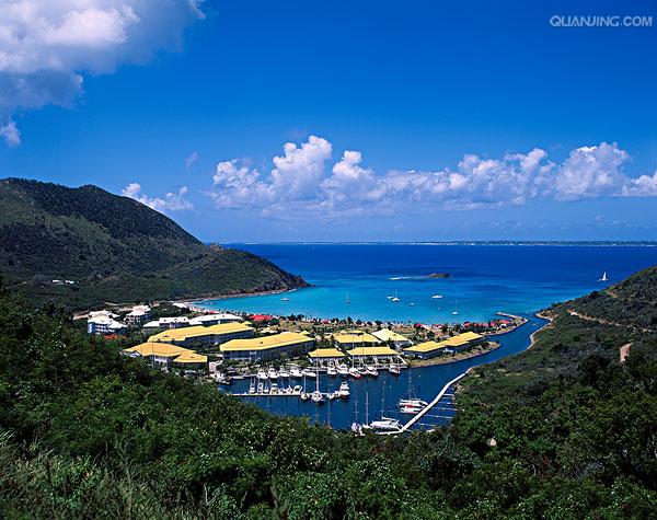 荷属安的列斯队伍触电赛场，喜迎千钧一发