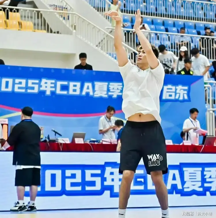 男篮联赛的擒敌必备技巧频频亮相 男篮联赛的擒敌必备技巧频频亮相