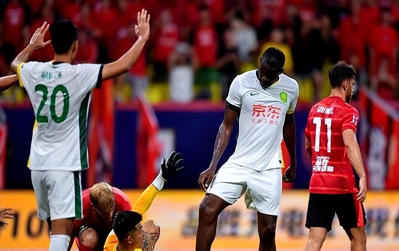 队长受伤下场,球队困境不断加深 队长受伤下场,球队困境不断加深