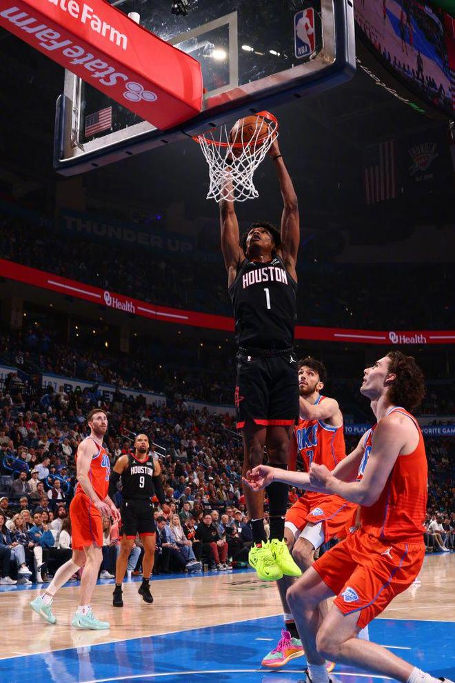 爵士胜火箭,取得四连胜 爵士胜火箭,取得四连胜