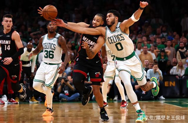 包含热火击败凯尔特人:奥拉迪波狂砍35+封盖的词条 包含热火击败凯尔特人:奥拉迪波狂砍35+封盖的词条