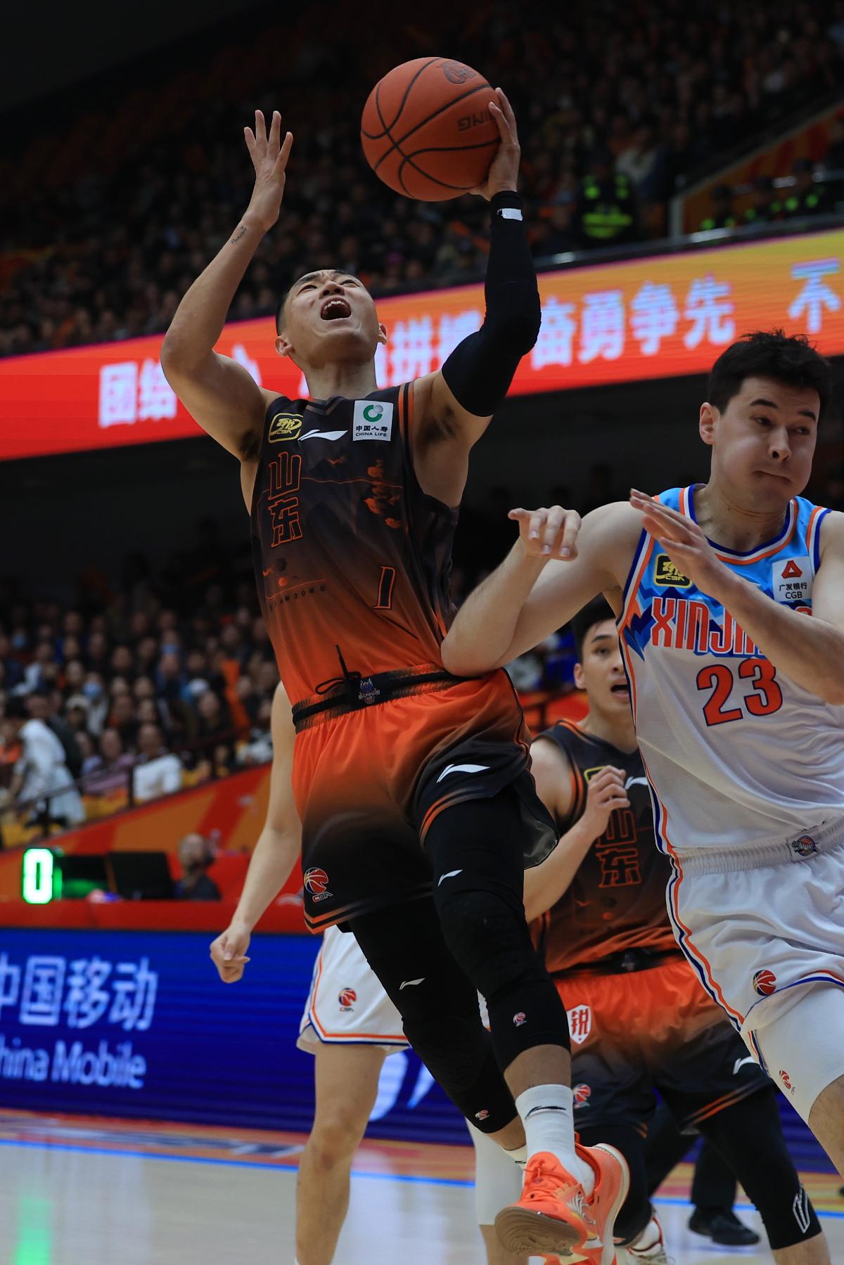 新疆男篮实现惊艳逆袭,终结湖南队连胜 新疆男篮实现惊艳逆袭,终结湖南队连胜