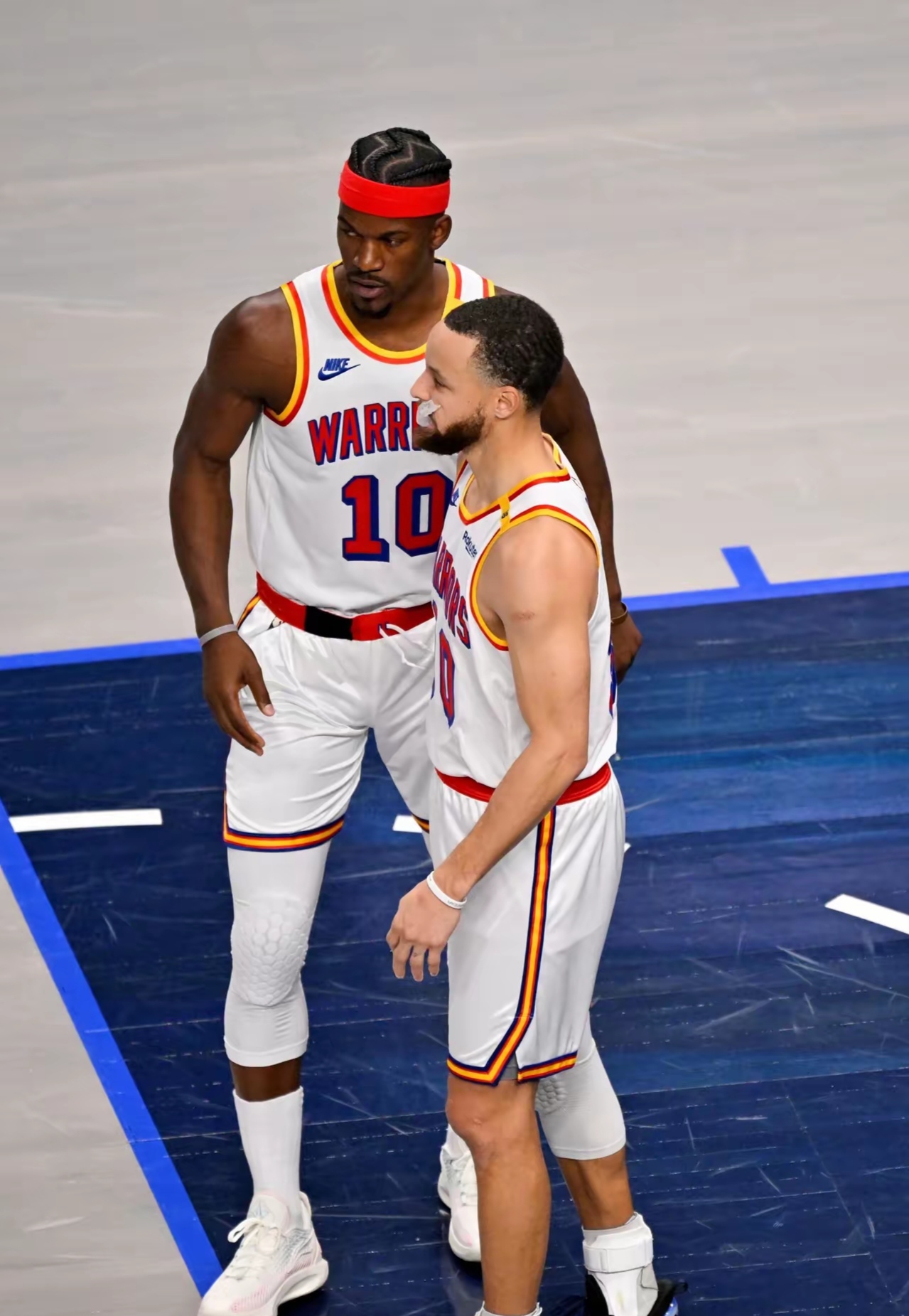 勇士客场止步掘金,遭遇两连败 勇士客场止步掘金,遭遇两连败