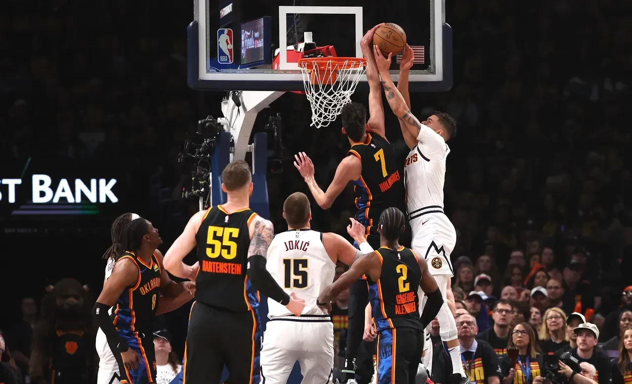 勇士客场擒掘金,豪取七连胜 勇士客场擒掘金,豪取七连胜